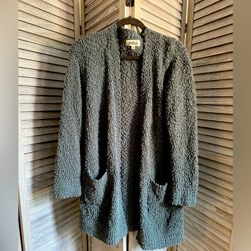 Popcorn Cardigan, Light Green,  M, Excellent Condition